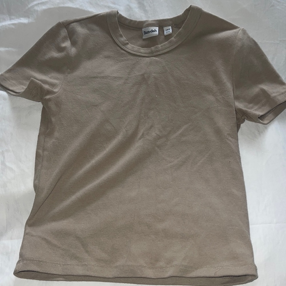 Aritzia sundeh nude tan tshirt